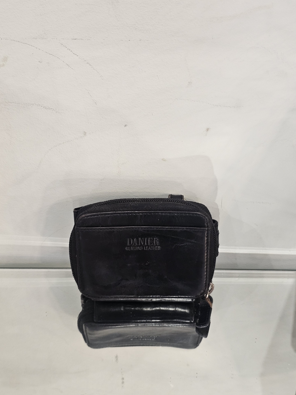 Danier Black Leather Men's Zip Card Wallet